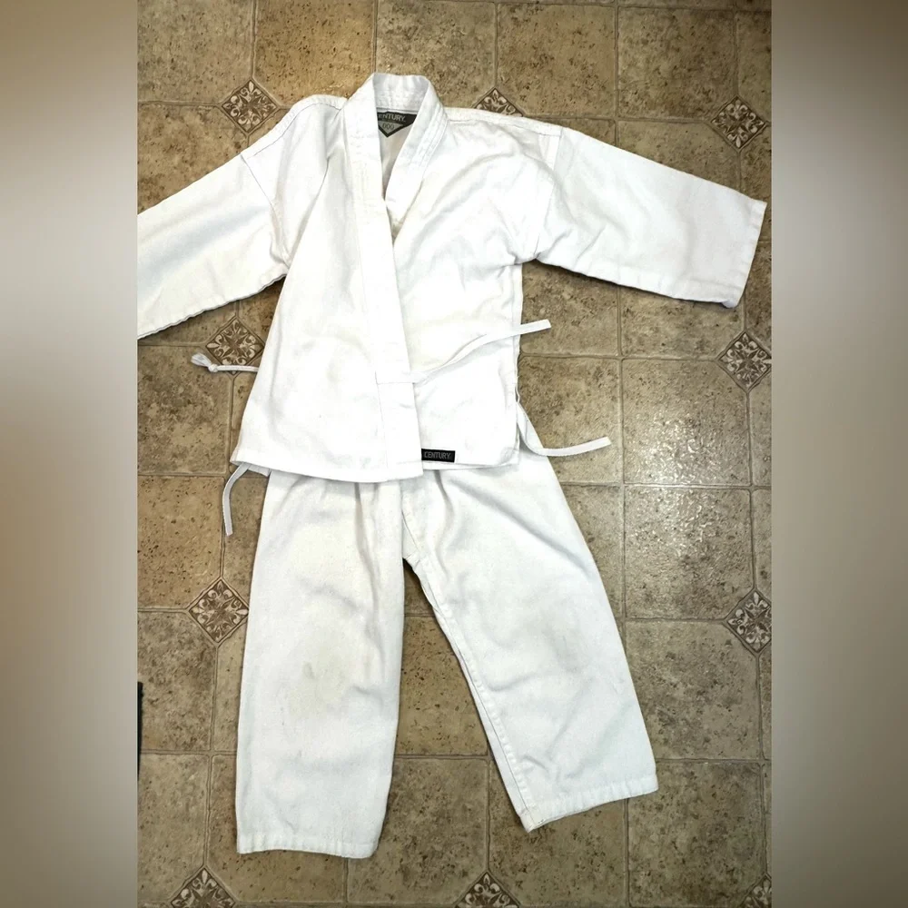 Little Kids White Karate Martial Arts Uniform Size 000